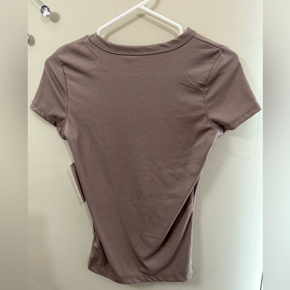 Women's Taupe Short Sleeve Top - Picture 2 of 4
